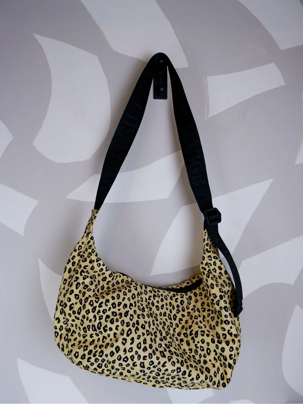 Baggu Cheetah Nylon Crescent Shoulder Bag - Picture 4 of 4